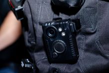 Criticisms of bodycams include their technical limitations, their high cost and their intrusive nature. Their purported benefits are not currently supported by scientific evidence.