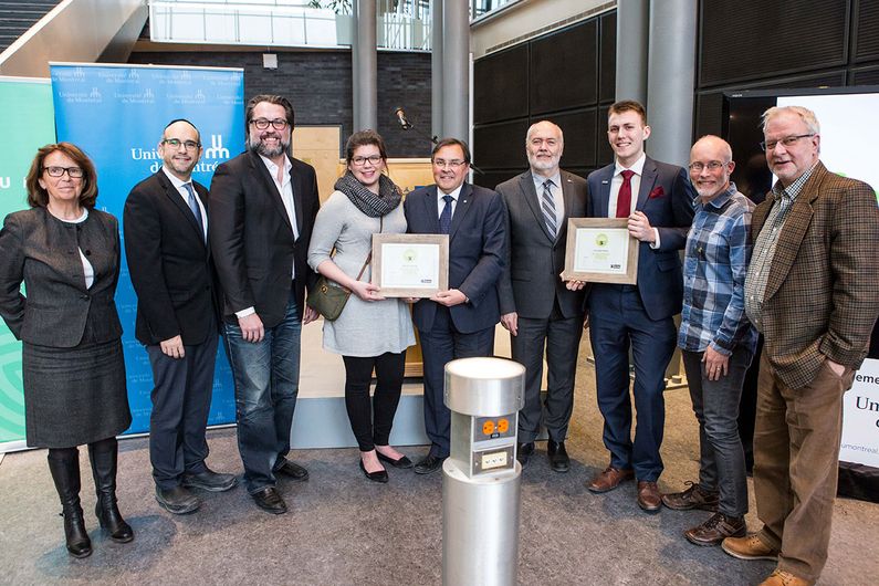 Marie Cinq-Mars, mairesse d’Outremont, Lionel Perez, conseiller de Côte-des-Neiges, Notre-Dame-de-Grâce et membre exécutif à la Ville de Montréal, David Heurtel, Andréanne St-Gelais, Guy Breton, Christophe Guy, Samuel Tremblay, Éric St-Pierre et Denis Sylvain, président de l’AGEEFEP Marie Cinq-Mars, mairesse d’Outremont, Lionel Perez, conseiller de Côte-des-Neiges, Notre-Dame-de-Grâce et membre exécutif à la Ville de Montréal, David Heurtel, Andréanne St-Gelais, Guy Breton, Christophe Guy, Samuel Tremblay, Éric St-Pierre et Denis Sylvain, président de l’AGEEFEP