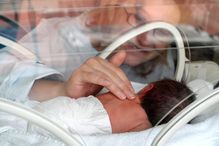 Il y a 7,6 % des naissances au Québec qui sont des naissances prématurées, donc survenues avant 37 semaines de grossesse, ce qui représente près de 6000 cas annuellement.