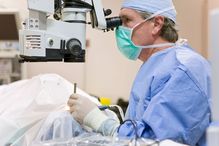 Les microchirurgies effectuées pour reconstruire des parties amputées au visage ou à la tête sont un succès total dans 72 % des cas, selon une étude dirigée par le Dr Alain Danino, professeur au Département de chirurgie de l’Université de Montréal.