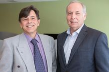 Tony Leroux et Luc Proteau se réjouissent de l’intégration du Département de kinésiologie à la Faculté de médecine.