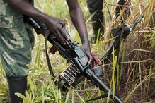 «Nous sommes entre le marteau et l'enclume», a déclaré un Congolais aux prises avec la guerre civile d'un côté et l'épidémie d'Ebola de l'autre.