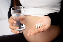 Le fluconazole peut accroître les risques de fausse couche s'il est pris par voie orale pendant la grossesse.