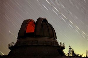 Dans les années 60, le département se développe donc rapidement et les groupes de recherche se multiplient avec entre autres la physique des plasmas et la physique de la matière condensée. Cet essor est suivi en 1978 de l’ouverture de l’Observatoire du Mont-Mégantic.