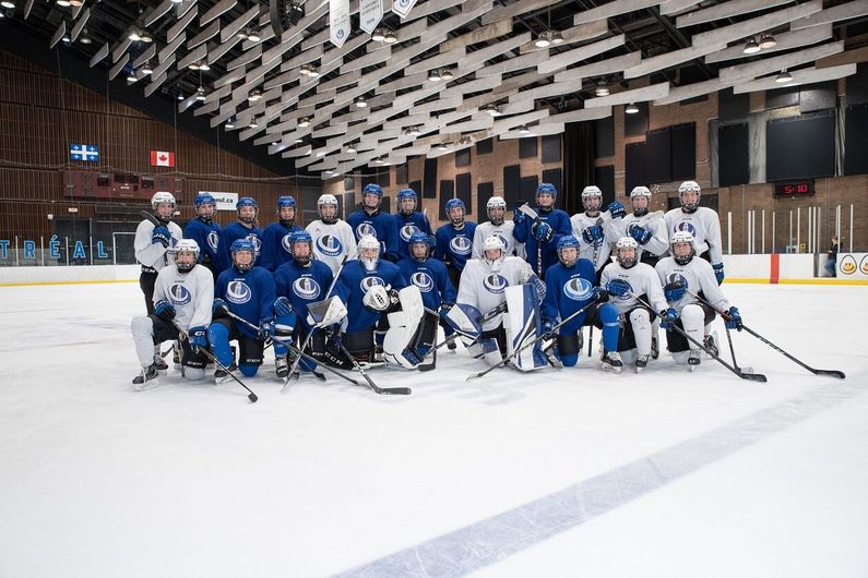 L'équipe de hockey féminin des Carabins de l'Université de Montréal