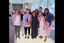 Marika Demers (deuxième à partir de la gauche) entourée de son équipe de recherche et de ses collaboratrices. Elles font toutes partie de la première cohorte du programme Futurs leaders de l'Organisation mondiale de l'AVC.