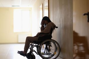 Les femmes handicapées seraient deux fois plus à risque d’être victimes d’actes violents commis dans le contexte d’une relation avec un ou une partenaire.