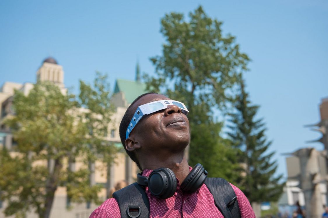 Looking at the Science of Sunglasses  Office for Science and Society -  McGill University