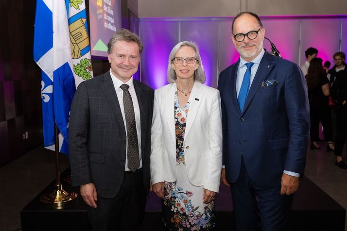 Patrick Cossette, doyen de la Faculté de médecine de l'UdeM; Marie-Hélène Girouard, vice-doyenne associée au campus de la Mauricie; Daniel Jutras, recteur de l'UdeM