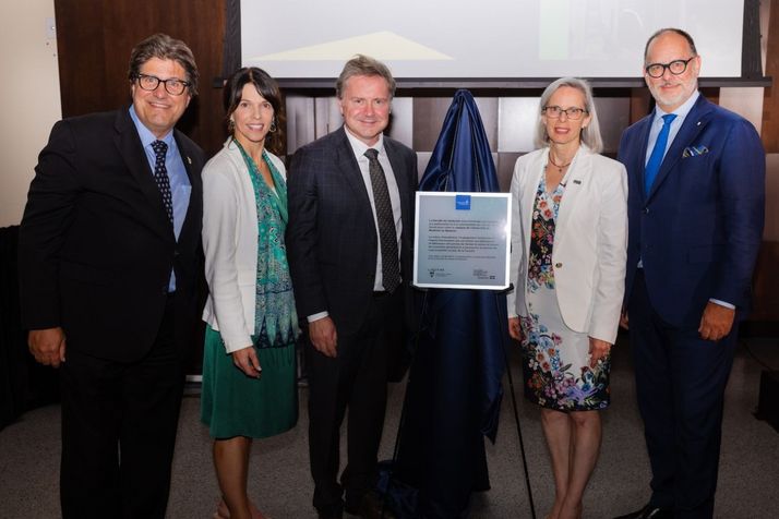 Christian Blanchette, recteur de l'UQTR; Jacinthe Cloutier, p.-d.-g. adjointe du CIUSSS MCQ; Patrick Cossette, doyen de la Faculté de médecine de l'UdeM; Marie-Hélène Girouard, vice-doyenne associée au campus de la Mauricie; Daniel Jutras, recteur de l'UdeM