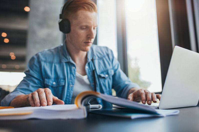 Cette initiative des ESP vise à mettre en lumière la qualité exceptionnelle des recherches doctorales menées à l'UdeM.