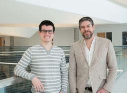 Dominic Lauzon, docteur en chimie et chercheur associé, et le professeur Alexis Vallée-Bélisle, de l’Université de Montréal, également titulaire de la Chaire de recherche du Canada en bio-ingénierie et bionanotechnologie.