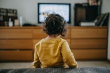 Chez les garçons seulement, l’exposition à des contenus télévisuels violents pendant la petite enfance était associée à une augmentation des comportements antisociaux à l’âge de 15 ans.