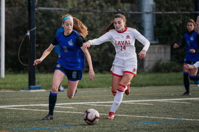 Mégane Sauvé avec les Roses de Montréal