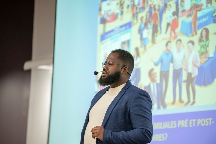 Houlio St-Preux, présente sa thèse intitulée "Intégration économique et trajectoires familiales pré et post-migratoires au Québec" 