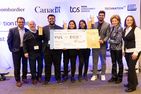 Les étudiants de l'UdeM ayant remporté la première place au Défi AvIAtion
