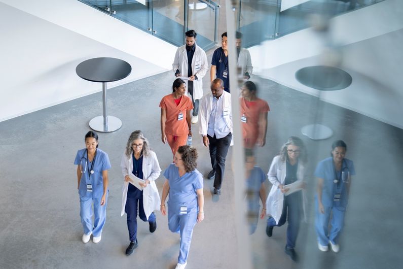 La mission du nouveau pôle est de mobiliser et coordonner un réseau d'organismes clés pour optimiser les ressources et atteindre plus d'efficience en santé publique au Québec.