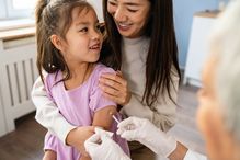L'Organisation mondiale de la santé estime que près de 60 % des cas de surdité chez l'enfant pourraient être évités grâce à des mesures de santé publique.
