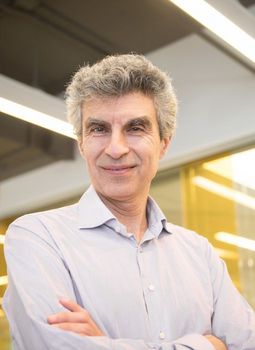 Yoshua Bengio