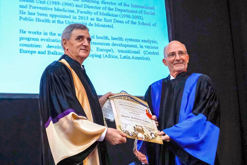 Pierre Fournier reçoit un doctorat honorifique de l’Université Carol Davila.
