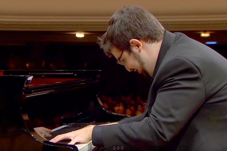 Écouter Charles Richard-Hamelin lors de la grande finale du concours international Chopin