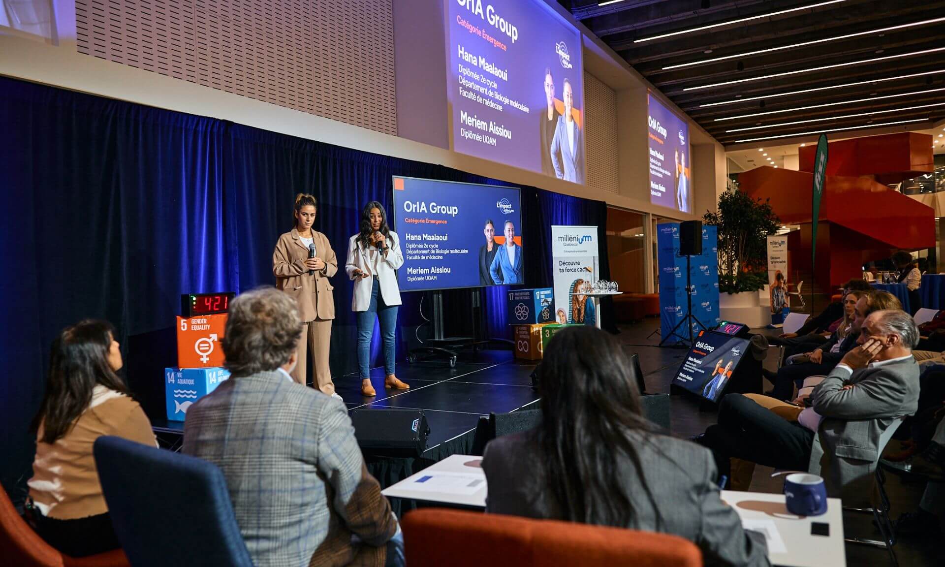 Les fondatrices d'OrIA répondent aux membres du jury