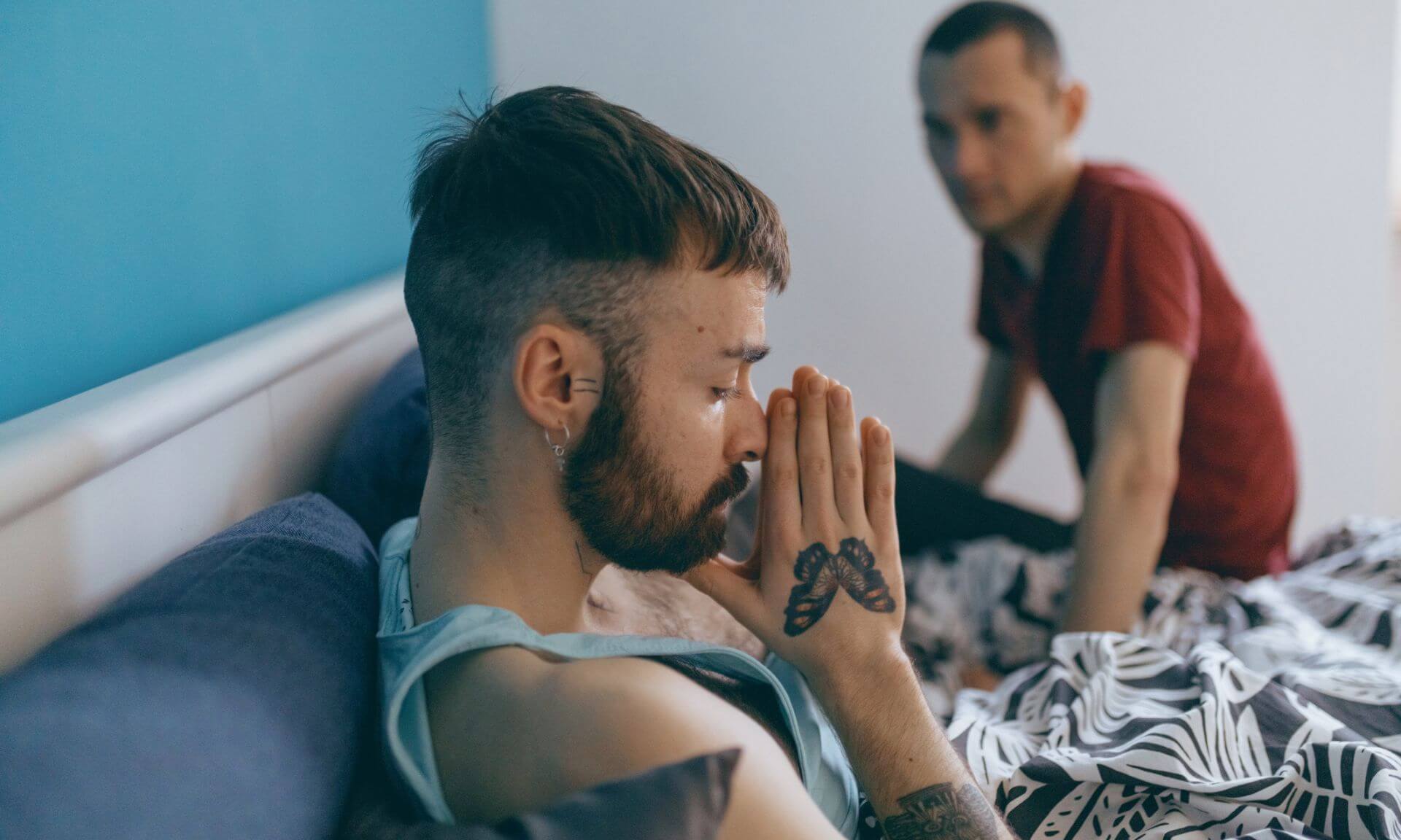 Selon Robert-Paul Juster, l'étude est la première à distinguer l'identité de genre, l'orientation sexuelle et le sexe biologique comme trois dimensions indépendantes pour évaluer la charge allostatique.