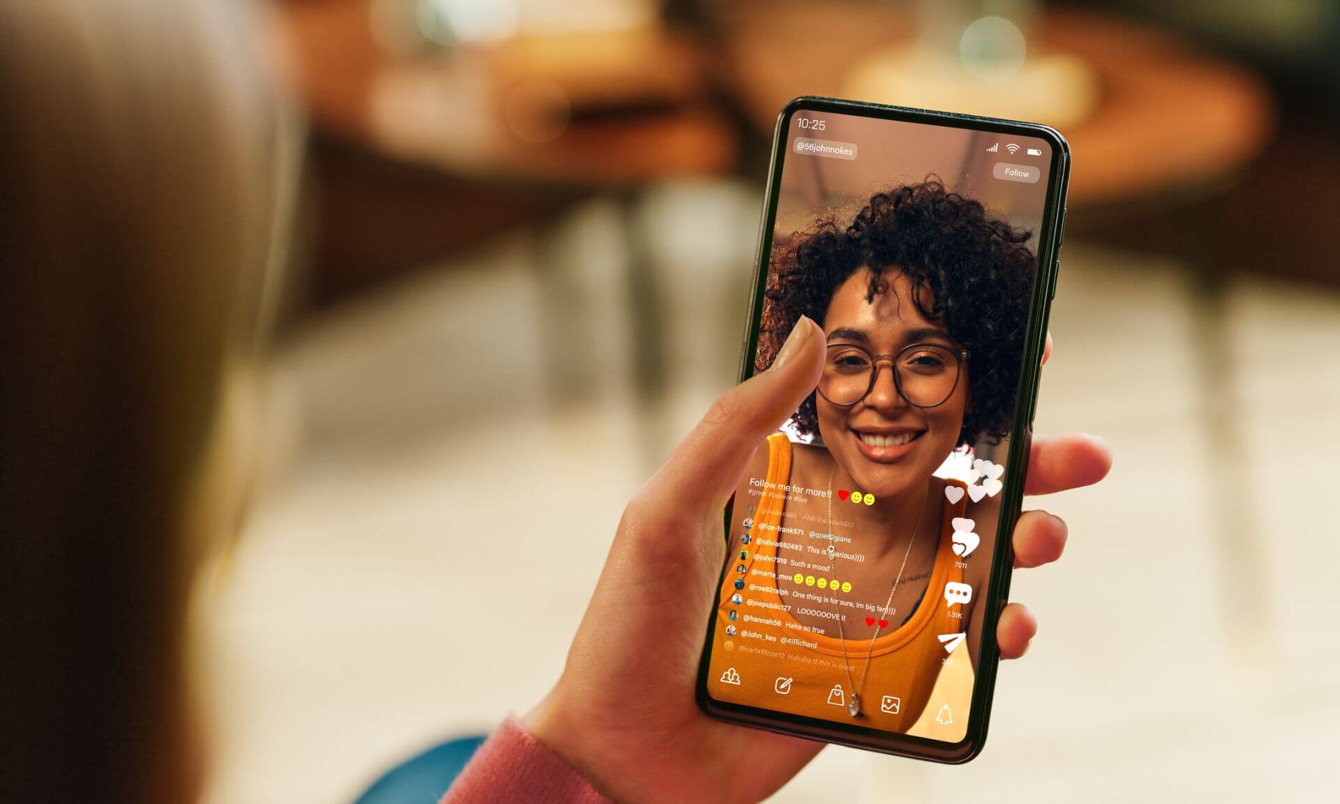 Sur TikTok, le trouble de la personnalité limite oscille entre confusion et déconstruction: entre autodiagnostics nourris par des symptômes mal compris et témoignages qui brisent la stigmatisation, la plateforme devient à la fois source d’ambiguïté… et d’espoir.
