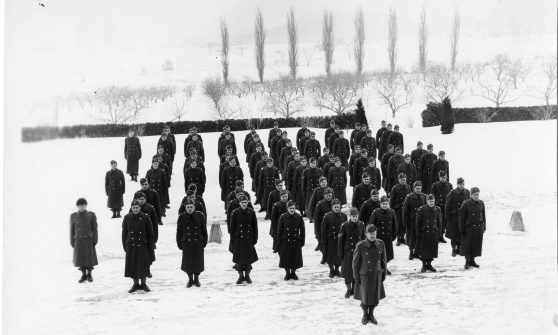Groupe d’étudiants de l’Institut agricole d’Oka de l'Université de Montréal, durant leur service militaire, 1944.
