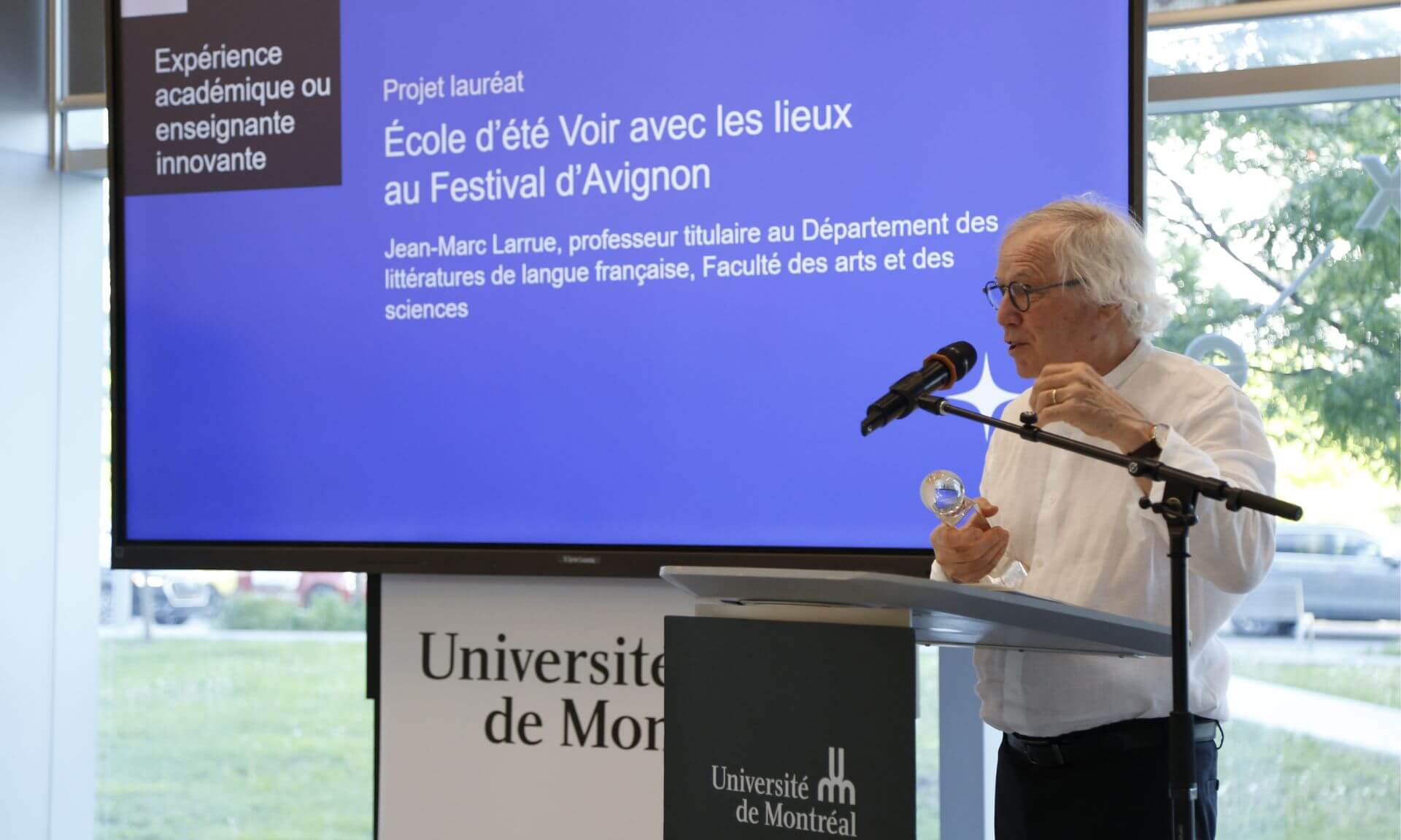 Jean-Marc Larrue, professeur titulaire au Département des littératures de langue française