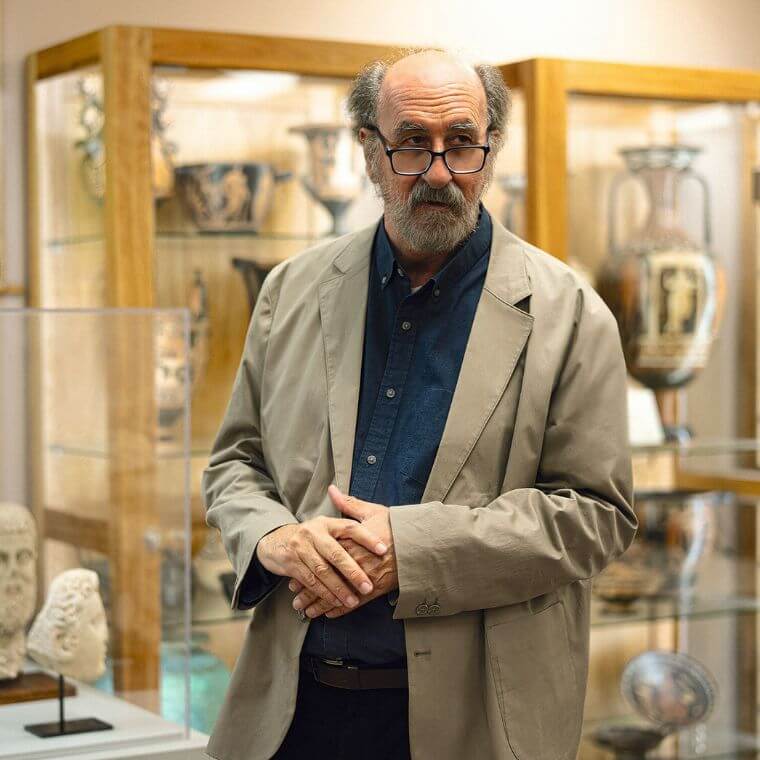 Jacques Perreault, professeur en archéologie à l'Université de Montréal