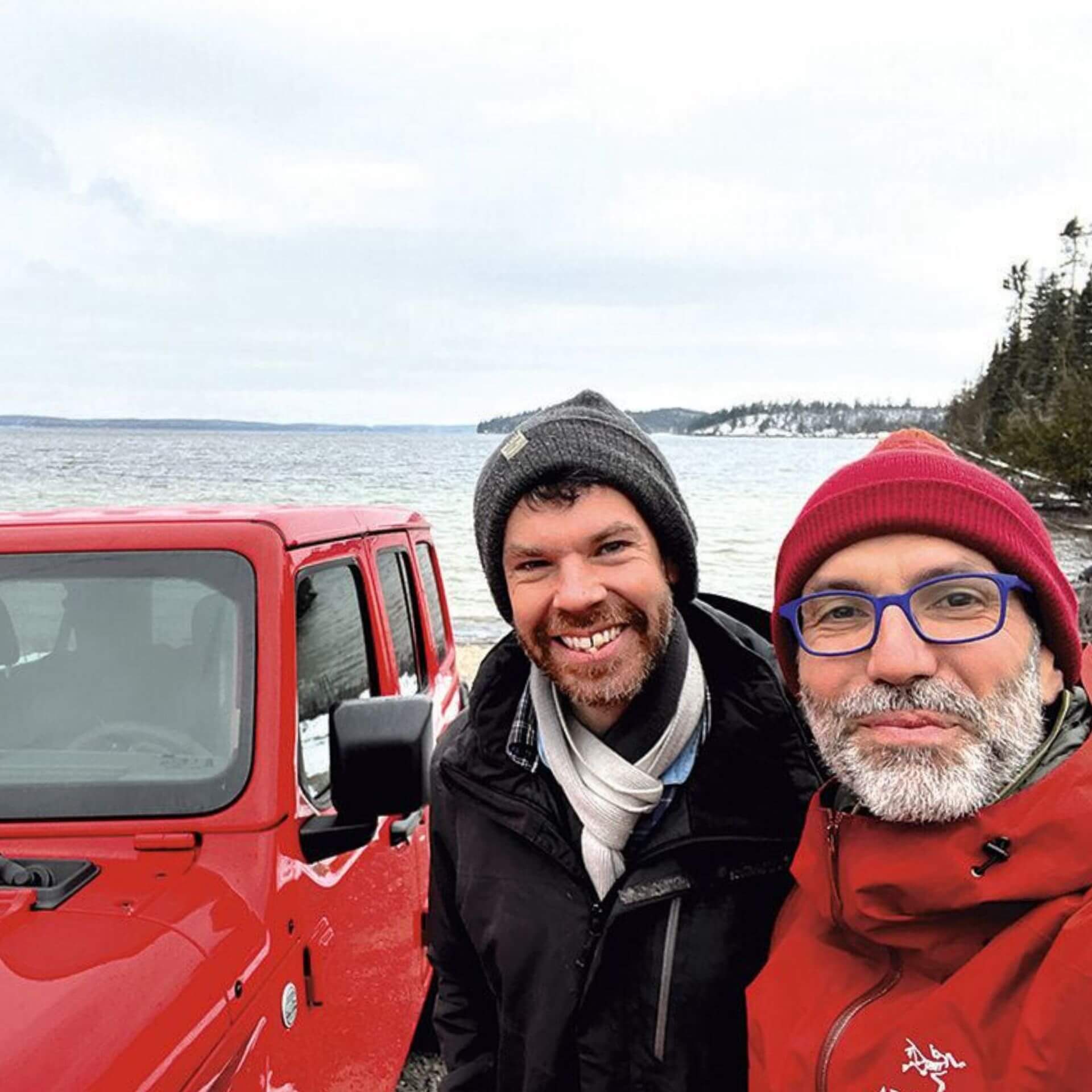 Joe Nemargut et Benoît Tousignant lors d’un séjour à Grassy Narrows en mars 2025.