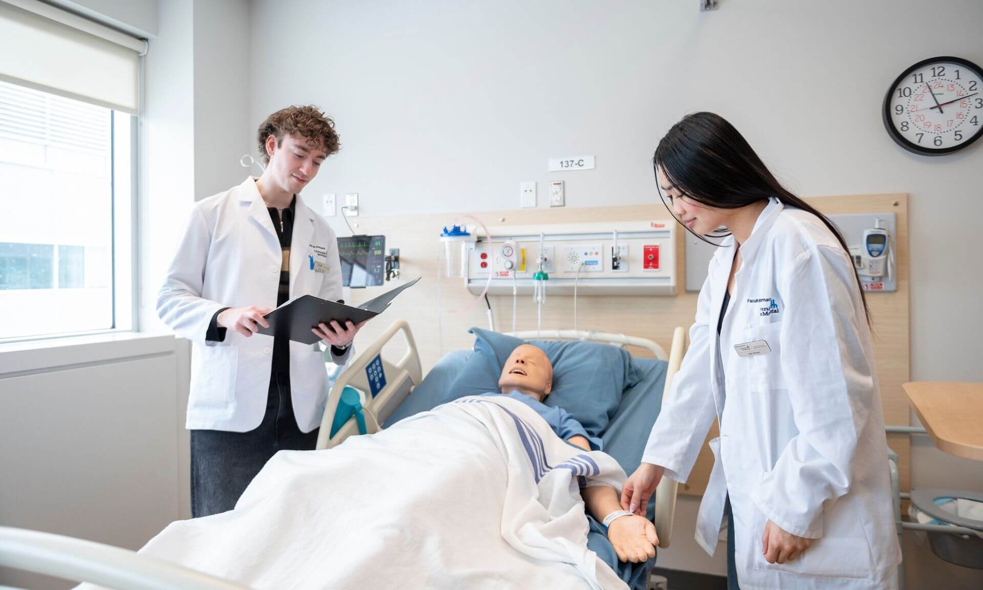 La salle de découverte du milieu hospitalier.
