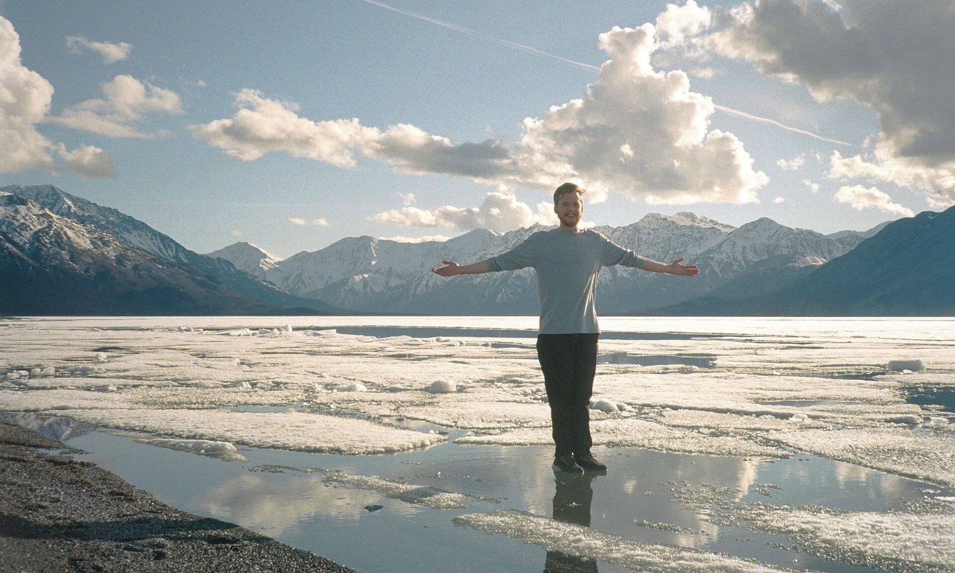 Arnold Downey sur le terrain.