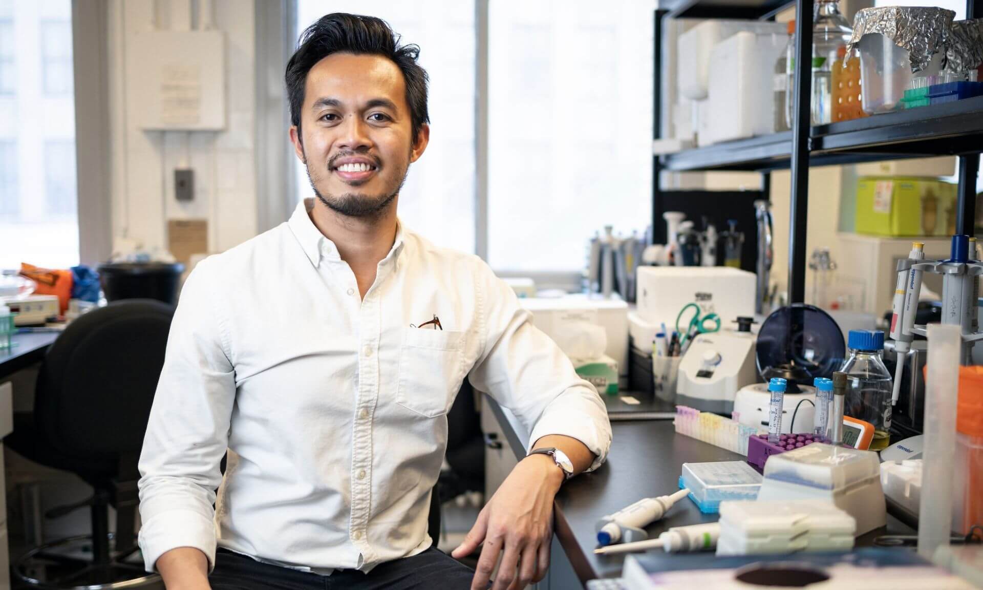 Adrian Serohijos, professeur au Département de biochimie et médecine moléculaire de l'Université de Montréal