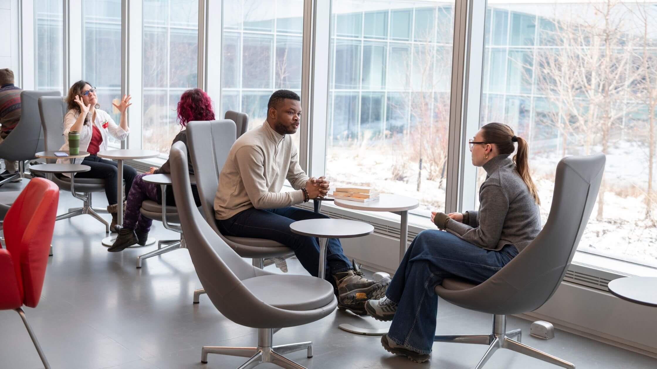 To celebrate Francofête, the UdeM community is heading to the 'bibliothèques vivantes' to experience and promote the oldest form of knowledge sharing: conversation.