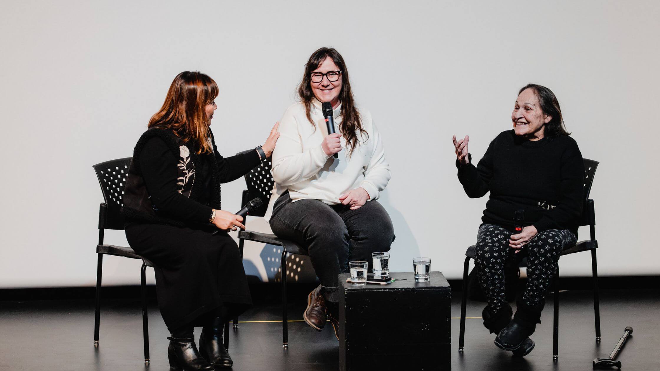 La projection du Docudrame «Soleils Atikamekw» de Chloé Leriche était suivie d’une causerie avec Joséphine Bacon.