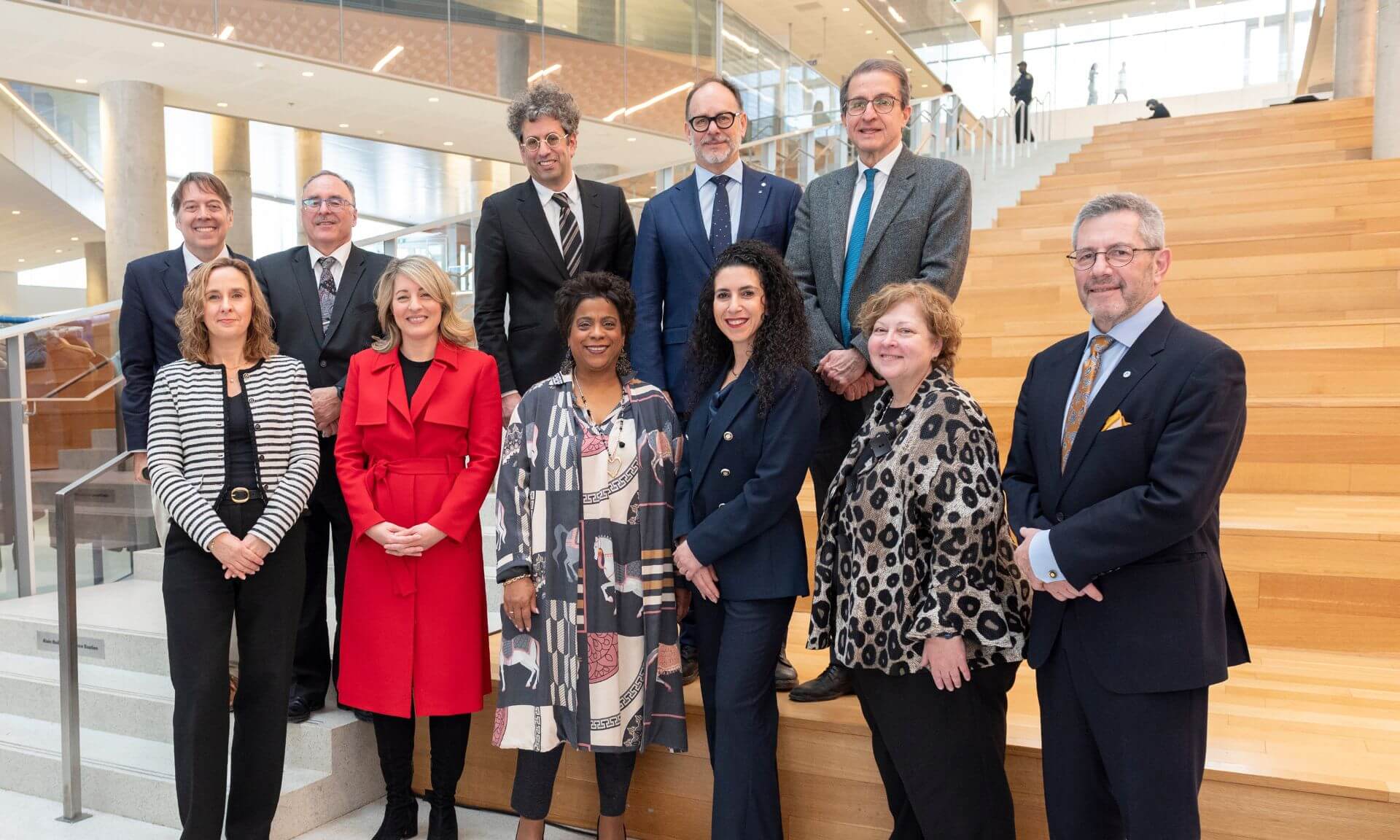 Mélanie Joly, Marjorie Michel, Rachel Bendayan, Karim Bardeesy, as well as the heads of the granting councils and the Canada Foundation for Innovation surround the rector.