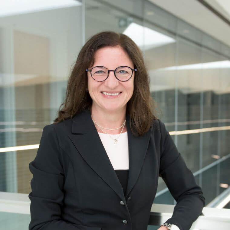 Andreea R. Schmitzer, professor in the Department of Chemistry at Université de Montréal