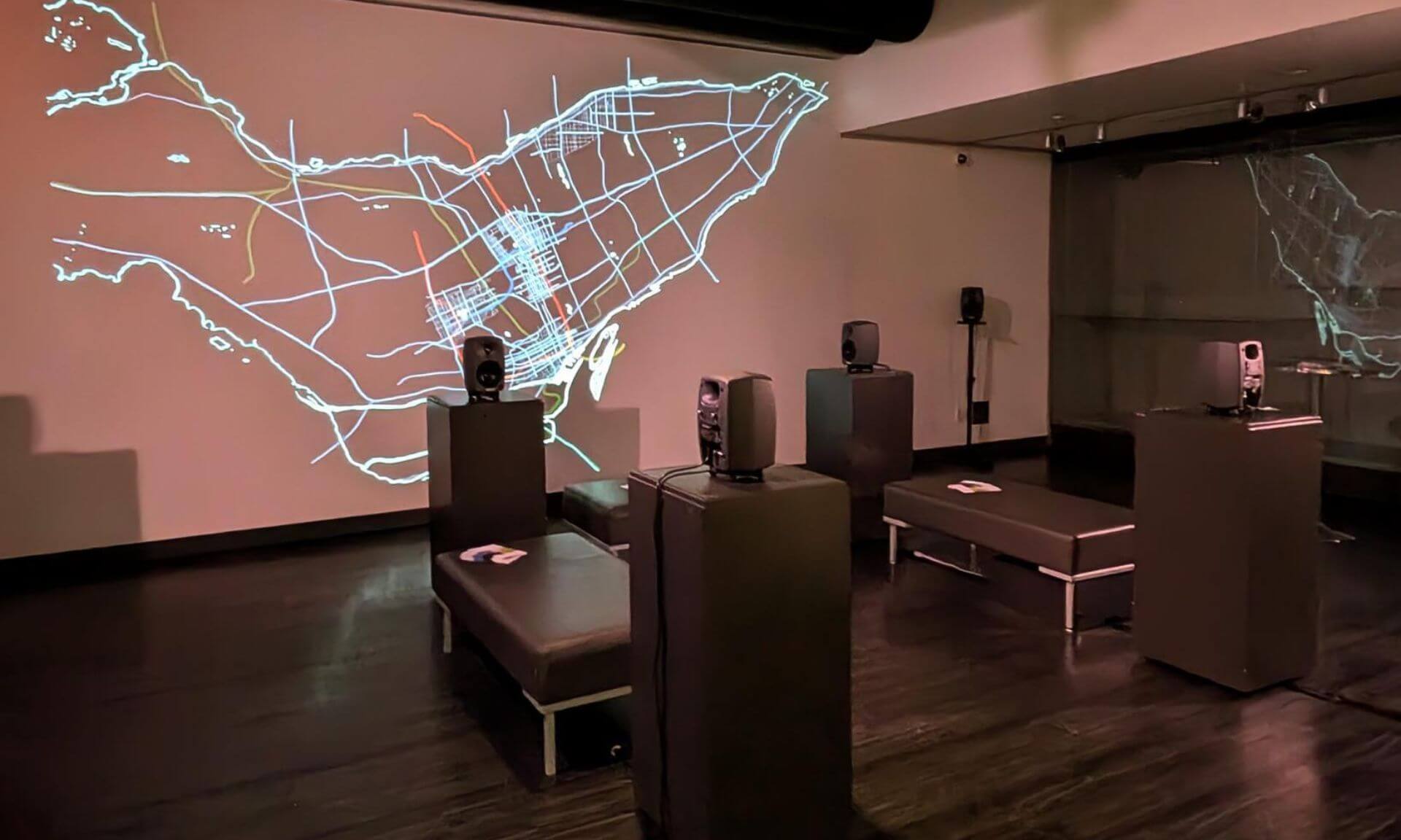 L'exposition J’habite une ville: de Perrault à aujourd’hui.