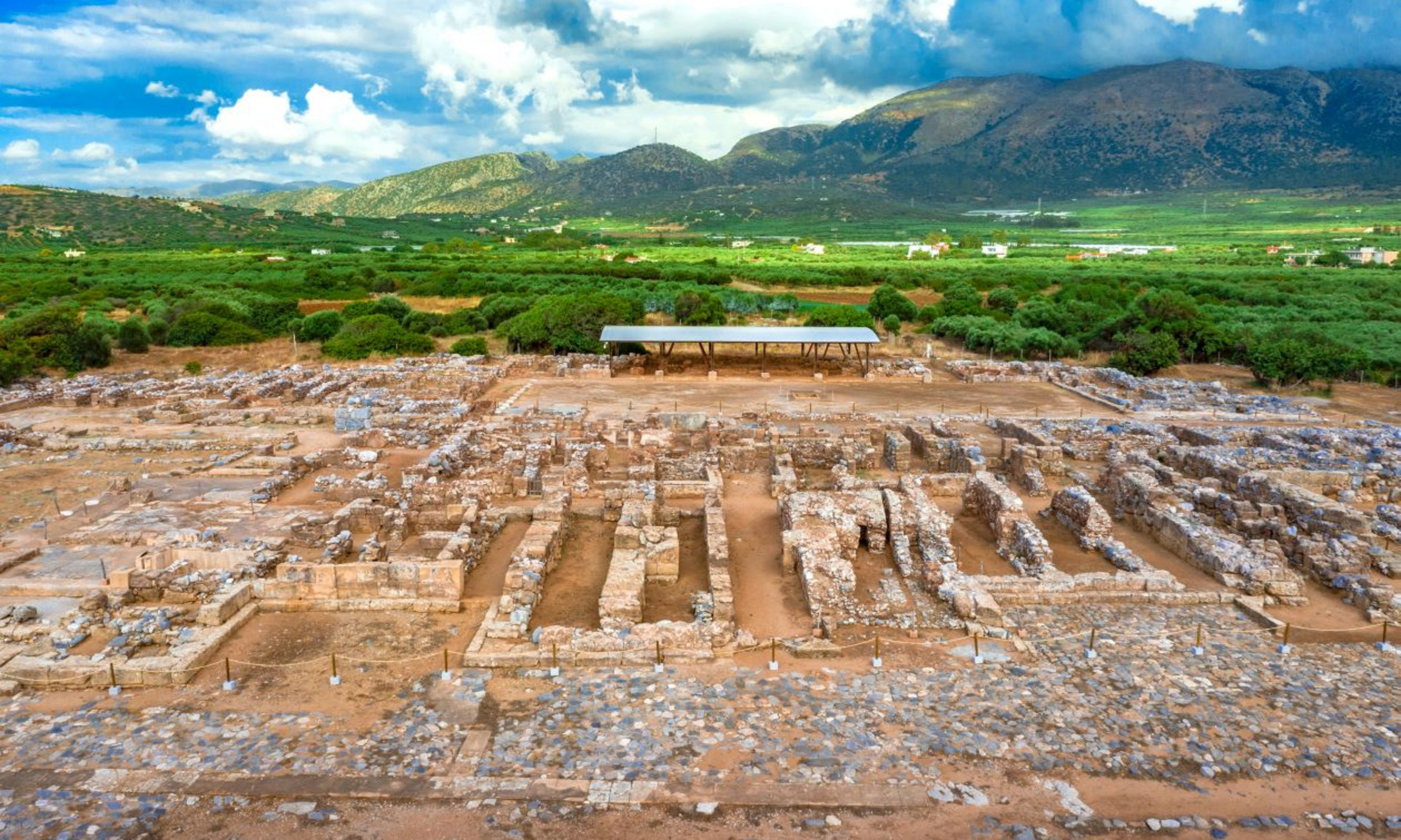 Vue aérienne des ruines du palais minoen de Malia, en Crète