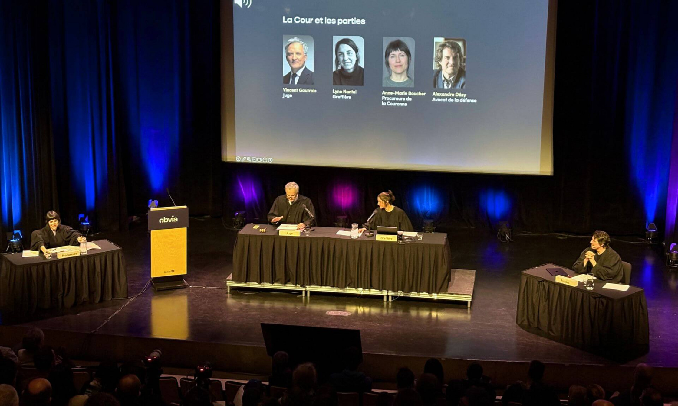 Anne-Marie Boucher, Vincent Gautrais, Lyne Nantel et Alexandre Dézy lors du faux procès «L’IA détruit-elle l’environnement?».