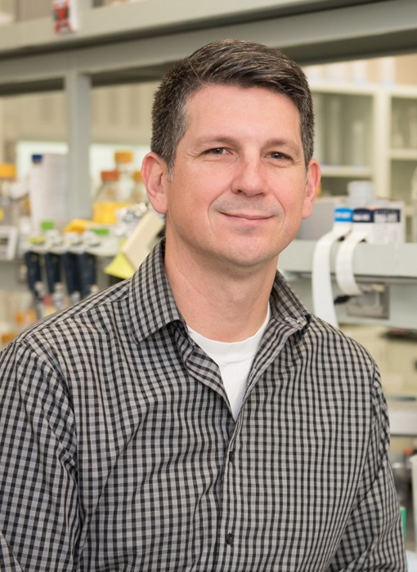 Le Dr Michel Cayouette, directeur de l’Unité de recherche en neurobiologie cellulaire à l’Institut de recherches cliniques de Montréal et professeur titulaire à la Faculté de médecine de l’Université de Montréal