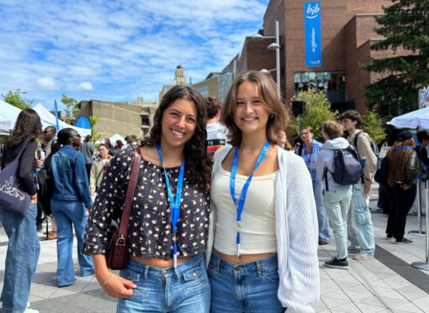 Mathilde Ducom, à droite, accompagnée d'Alice Perrier