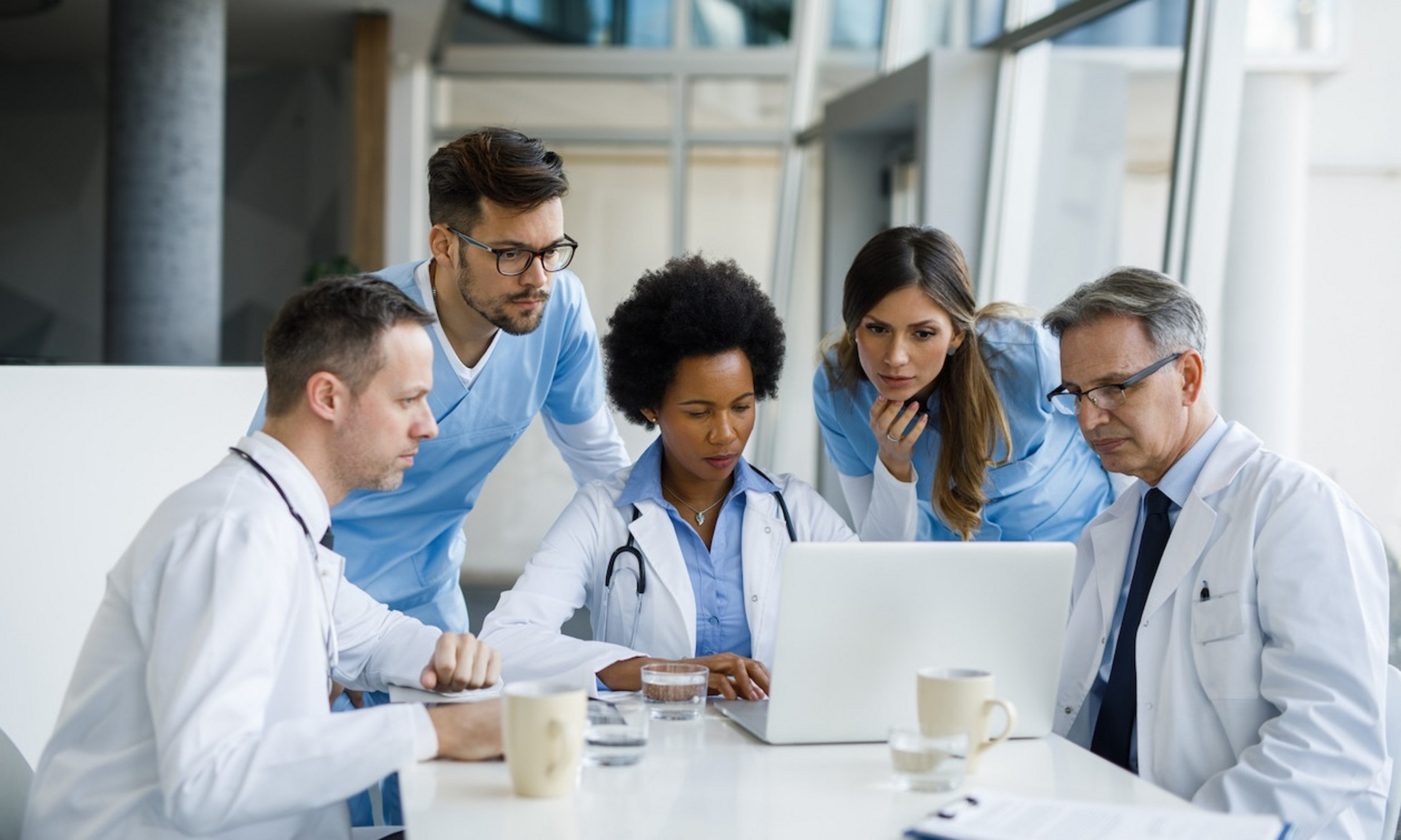 La maîtrise et le doctorat en sciences psychiatriques et addictologie couvrent un large spectre disciplinaire de la santé mentale, de l’intervention psychosociale à la bio-informatique.