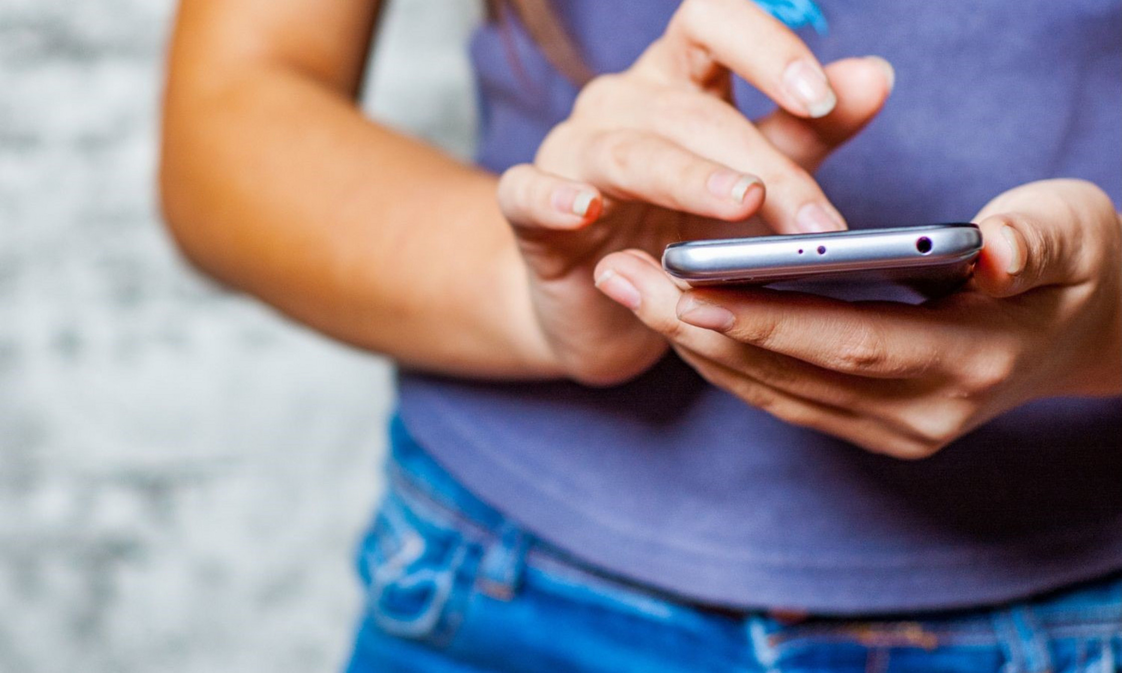 L’application TikTok, devenue une plateforme de référence pour parler de santé mentale, relaie aussi une pléthore d’informations erronées.