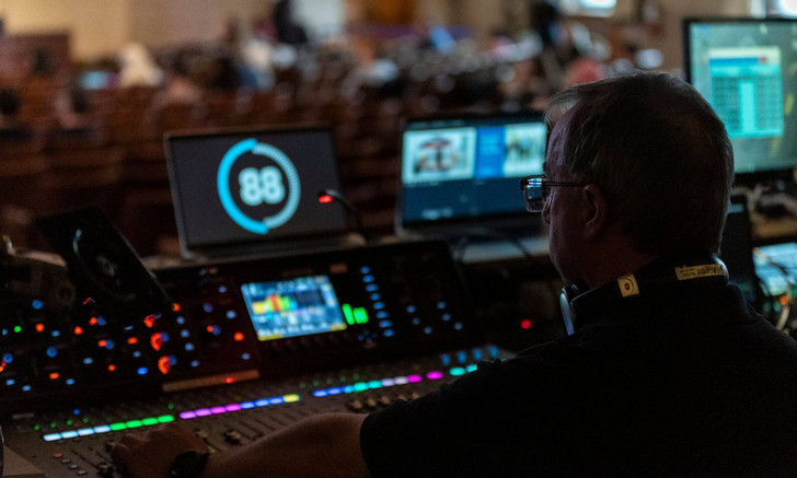 During the science communication challenge, the students had only three minutes and one slide to present their research project to a non-specialist audience.