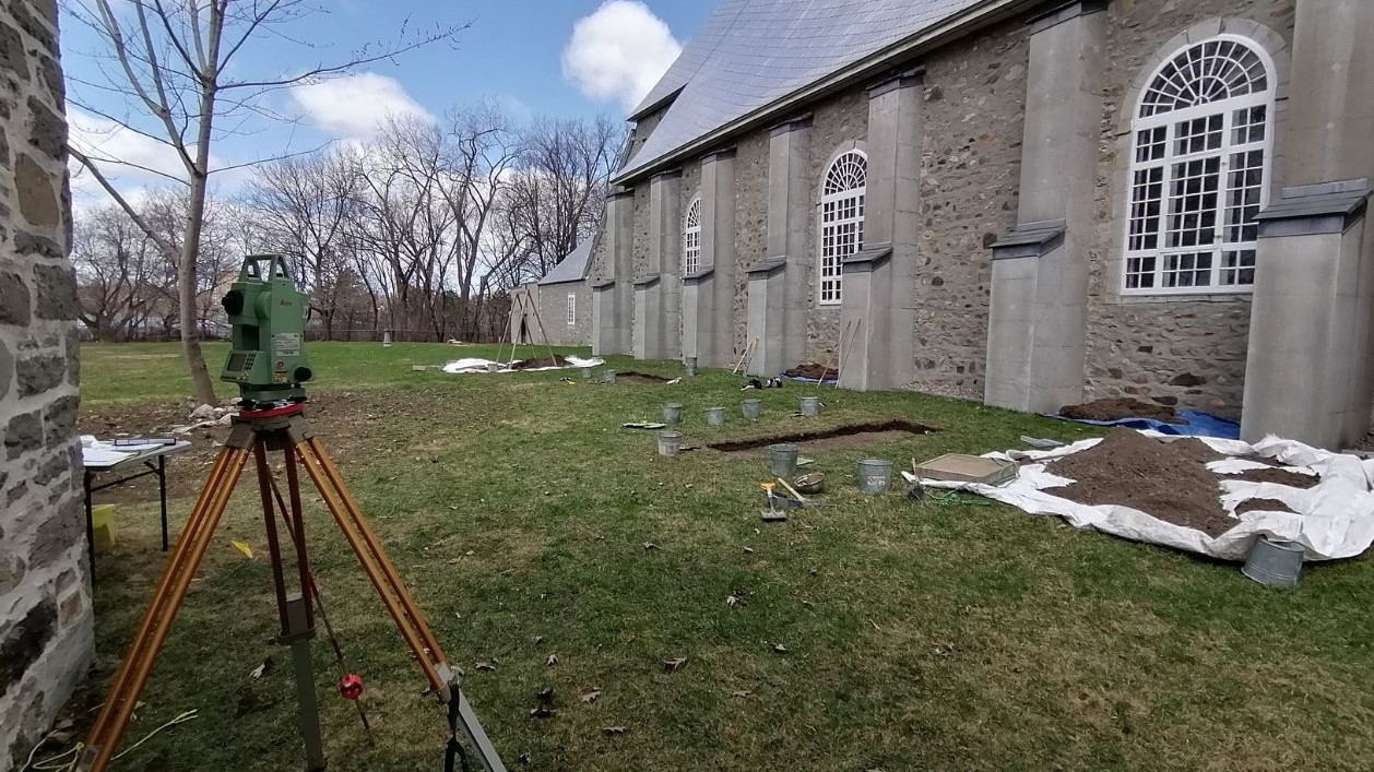 Des fouilles ont été menées près de l’église de La Visitation-de-la-Bienheureuse-Vierge-Marie.