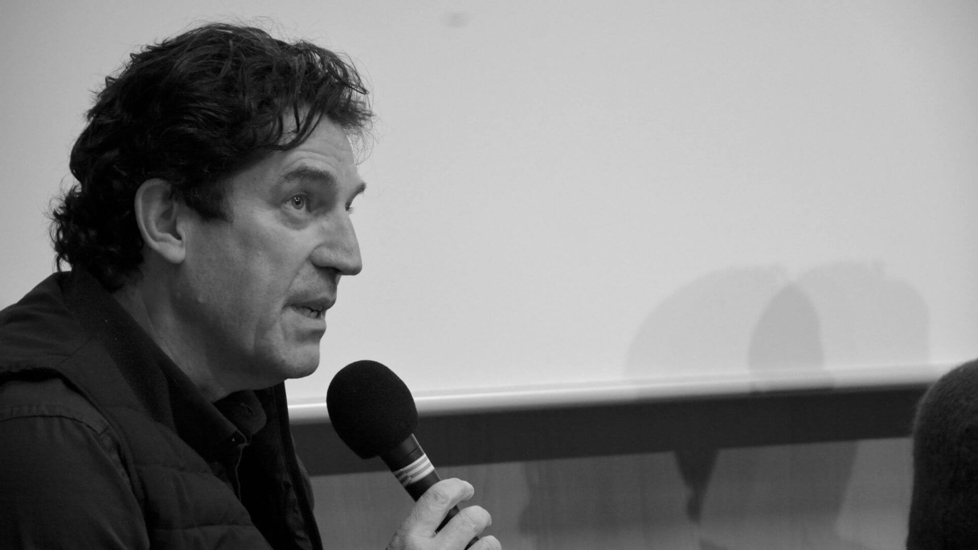 Jean-Pierre Chupin parle au micro durant les Entretiens Jacques Cartier 2025