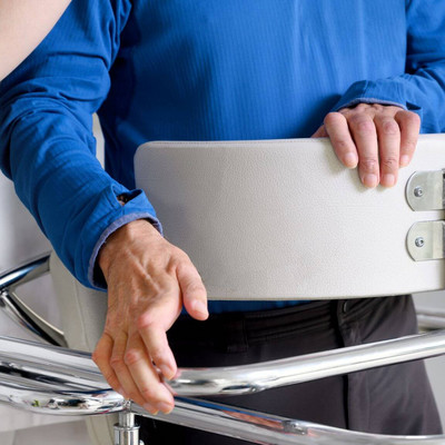 In Canada, an estimated 2,000 to 4,000 people have ALS, with about 1,000 dying of it each year.